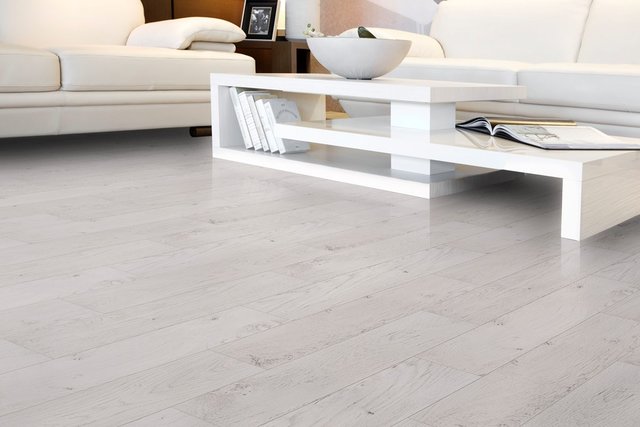 Przepis na nowoczesny salon. RuckZuck komponuje składniki modernistycznego wnętrza